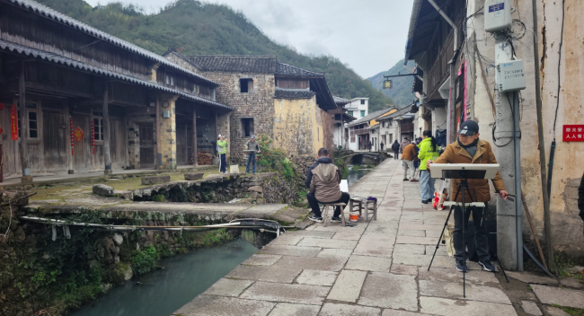 丹青妙笔画“双溪” 全国水彩画名家写生采风活动在磐安举行