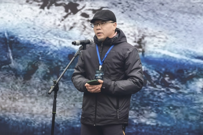 中国美术学院副教授，硕士生导师，浙江省水彩画家协会副主席兼秘书长，中国美术家协会水彩画艺术委员会委员张晓峰讲话